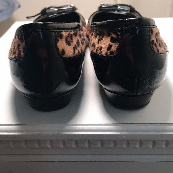 Leopard print and patent leather flats - Picture 4 of 7